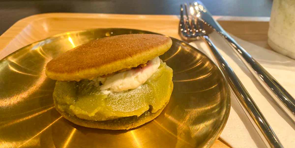 どら焼きは抹茶、クラシック、カカオの3種類
