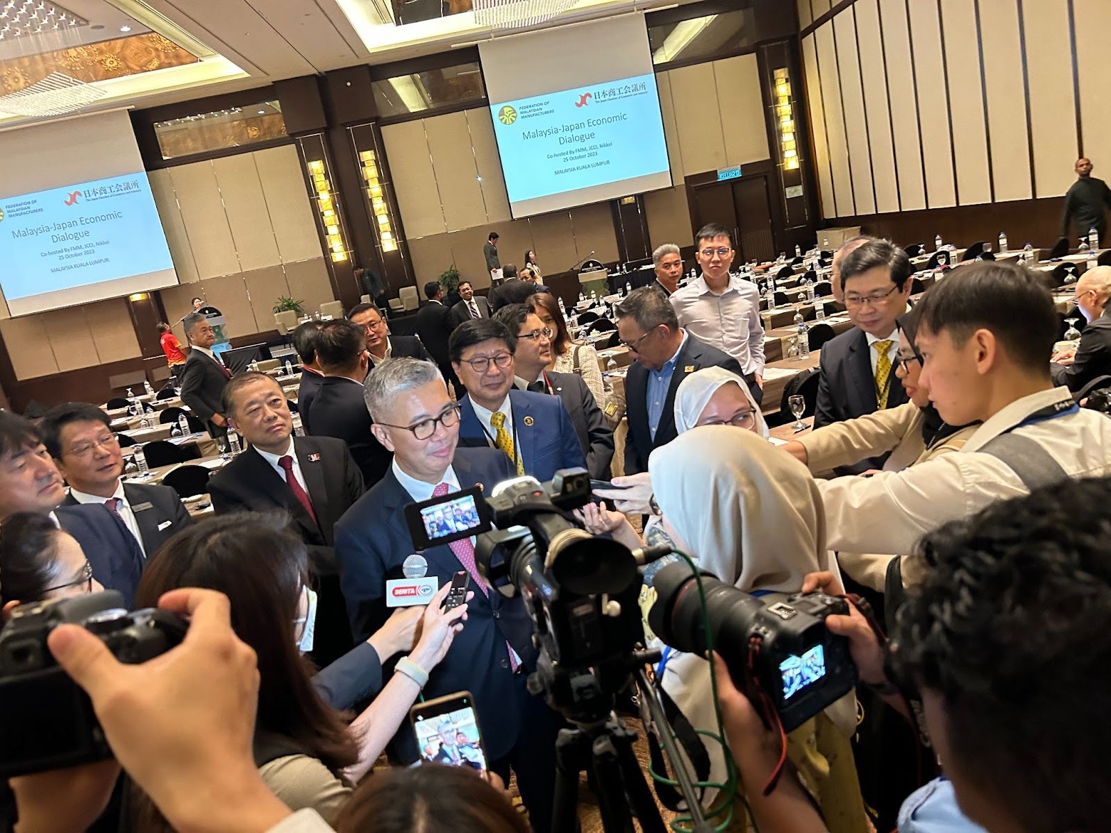 日商 経済ミッション来馬 マレーシア製造業者連盟と覚書締結