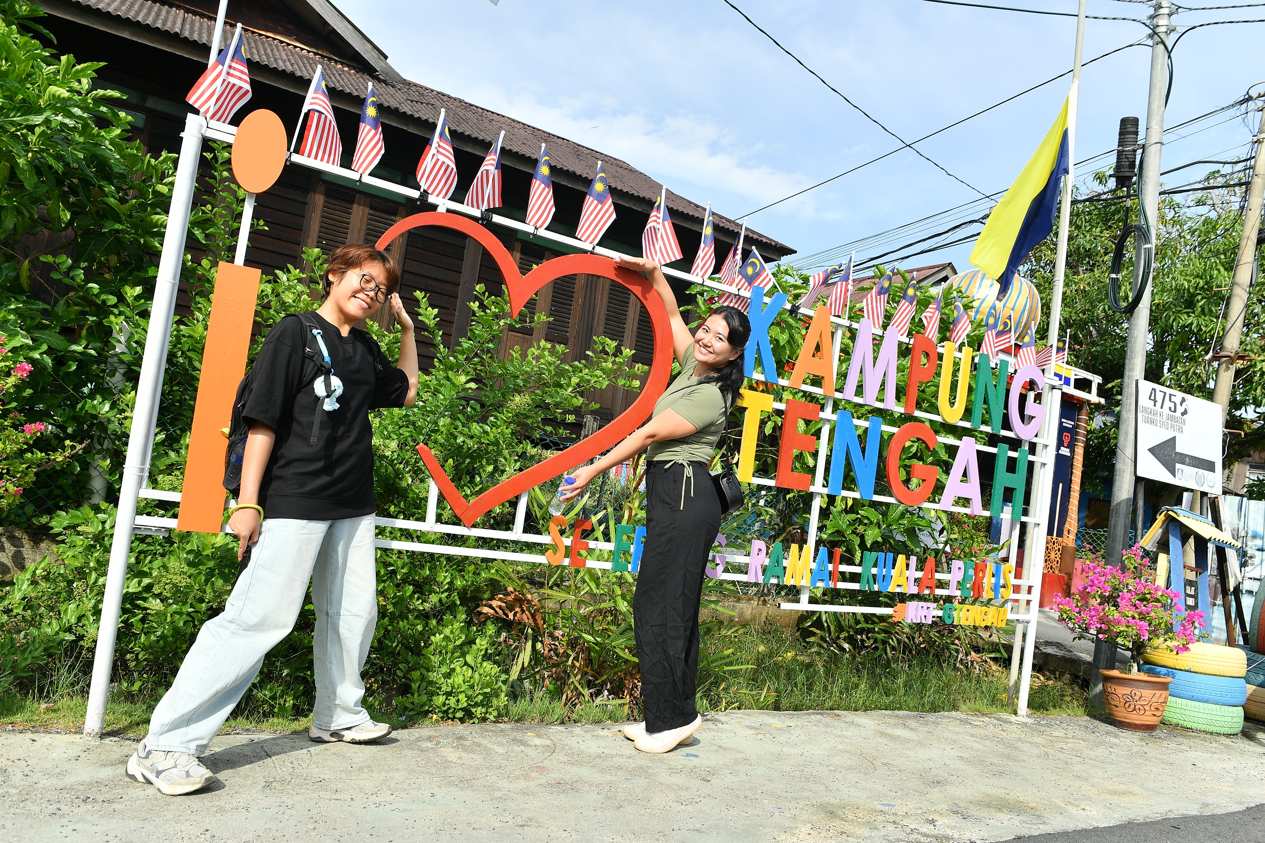 Kampung Warna Warni