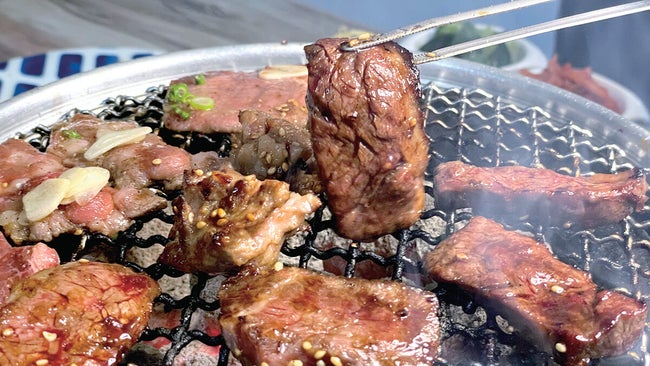 【焼肉五郎】平日にはお得な限定割引プランも！みんなでワイワイ炭火焼肉を楽しもう