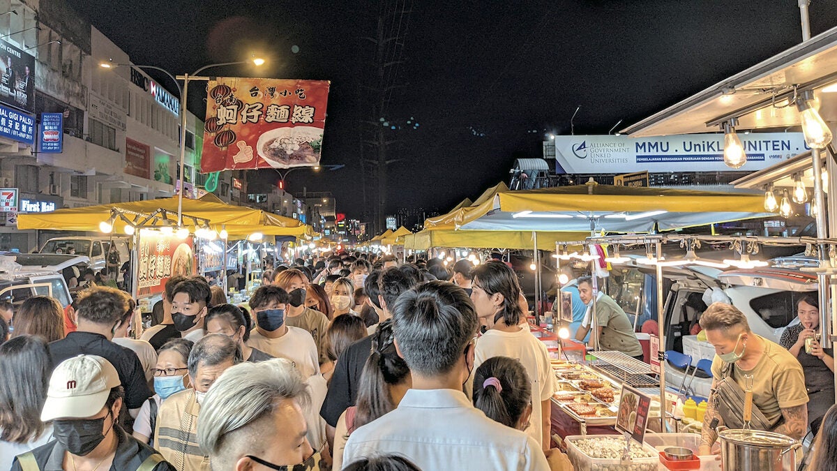 Taman Connaught Night Market】毎週水曜に開催される全長2kmの屋台