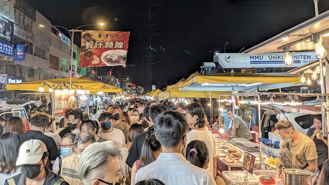 【Taman Connaught Night Market】毎週水曜に開催される全長2kmの屋台ストリートで食べ歩きを楽しもう！