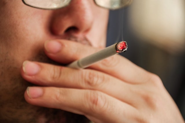 たばこ喫煙規制法案上程へ　閣議で決定