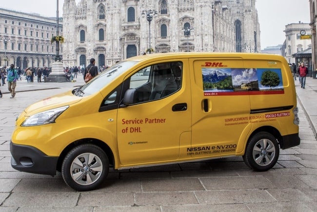 DHL、配送車にEV版バネット導入へ-2021/09/30