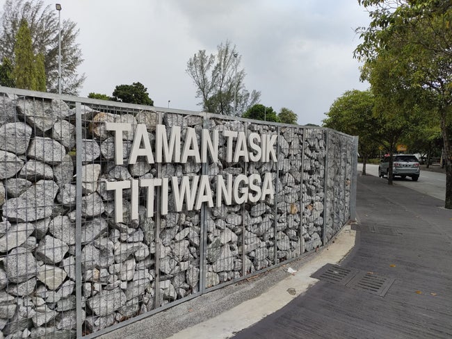 KL中心街からわずか3km！湖のほとり「Taman Tasik Titiwangsa」でリラックス