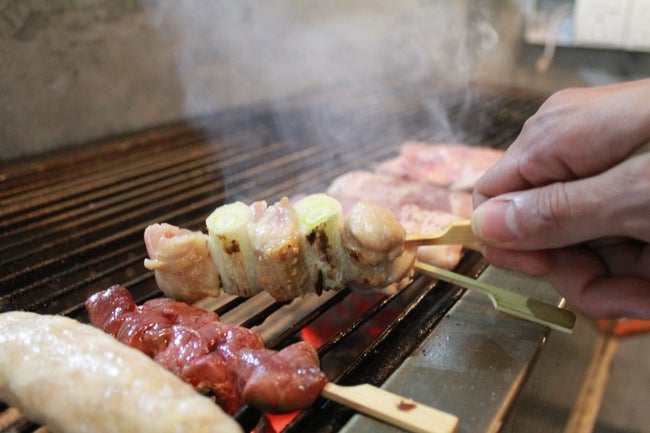 外は香ばしく、中はふっくら「炭火焼き鳥 浜笑」で奥深き炭火の魅力を堪能