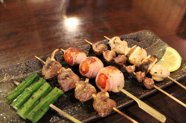 備長炭で焼く串焼きと地酒 25年愛されてるラーメンが 楽しめます！