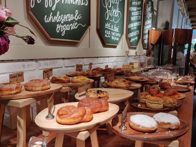 カフェメニューからスパニッシュディナーまで すべてが美味なオールデイダイニング デサパークシティに続き、163@モントキアラに間もなくオープン