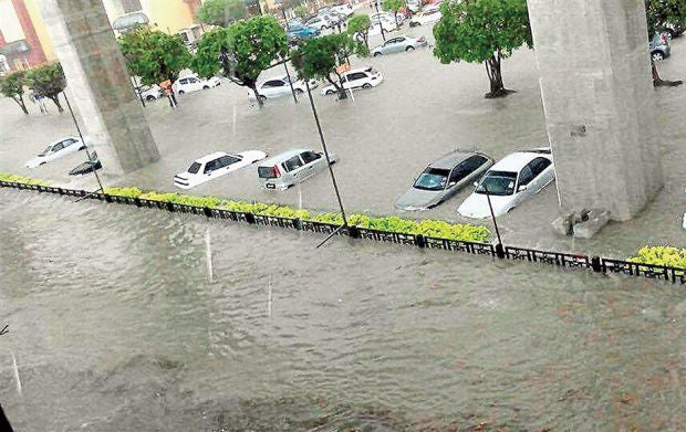 プチョン地区で豪雨による洪水発生