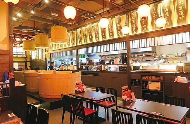 日本の居酒屋そのままに！「つぼ八」で仕事終わりの一杯を