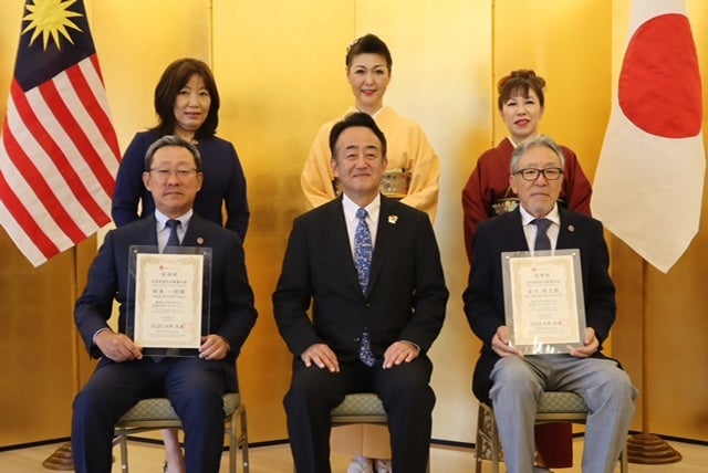 「日本食普及の親善大使」任命状授与