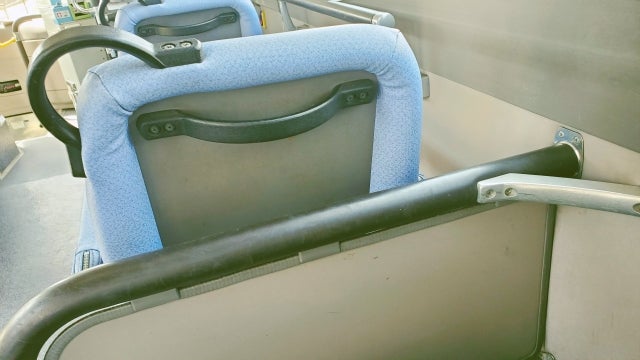 運輸省　事故を起こしたバス会社2社に業務停止命令