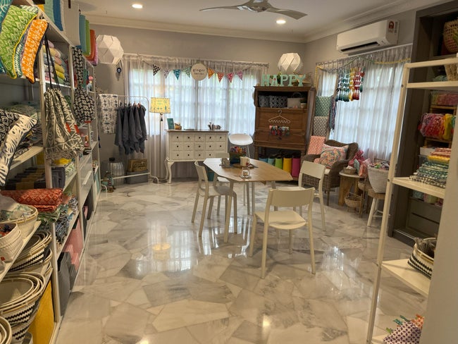 「ginger batiks」のカラフルなハンドメイド雑貨から お気に入りのバティックアイテムを見つけよう！！