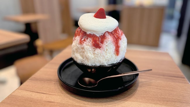 東京で行列のできるかき氷専門店がマレーシアに海外初出店！ふわふわ食感のかき氷を堪能しよう「サカノウエカフェ」
