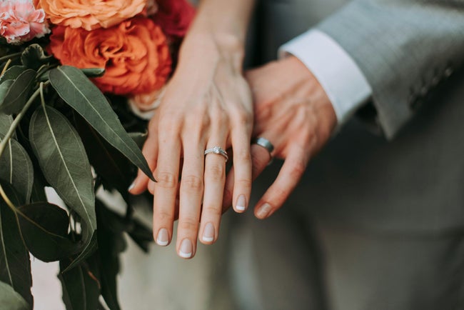 外国人配偶者に対する永住権申請、結婚3年で可能に