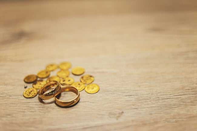 若い夫婦、出産より経済安定を優先ー出生数は過去最低に