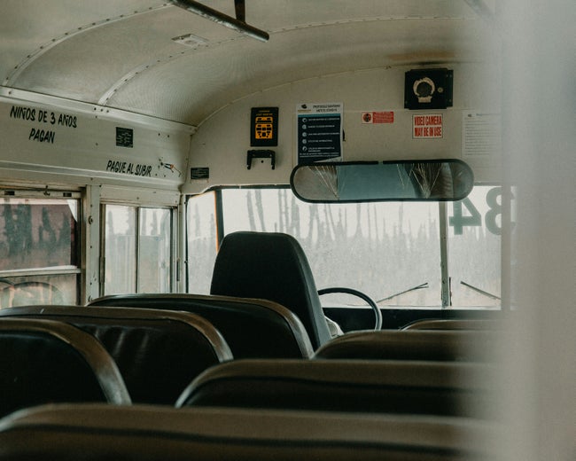 ジョホール州で高速バス横転、乗客10人負傷